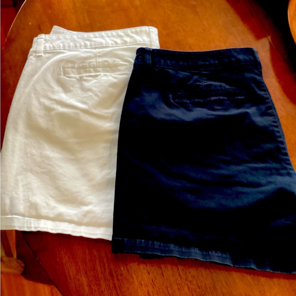A.na chino shorts midrise 16w  6" inseam.